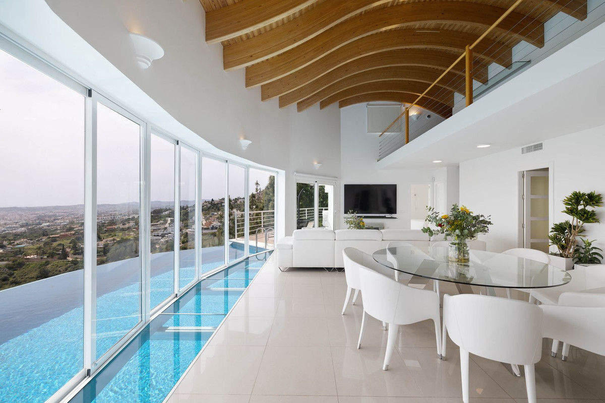 Se vende Villa - Chalet de 4 dormitorios en Costa Del Sol, Málaga, España