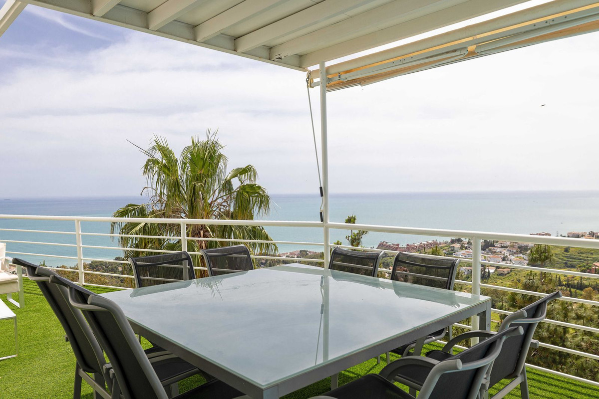 Se vende Villa - Chalet de 4 dormitorios en Costa Del Sol, Málaga, España