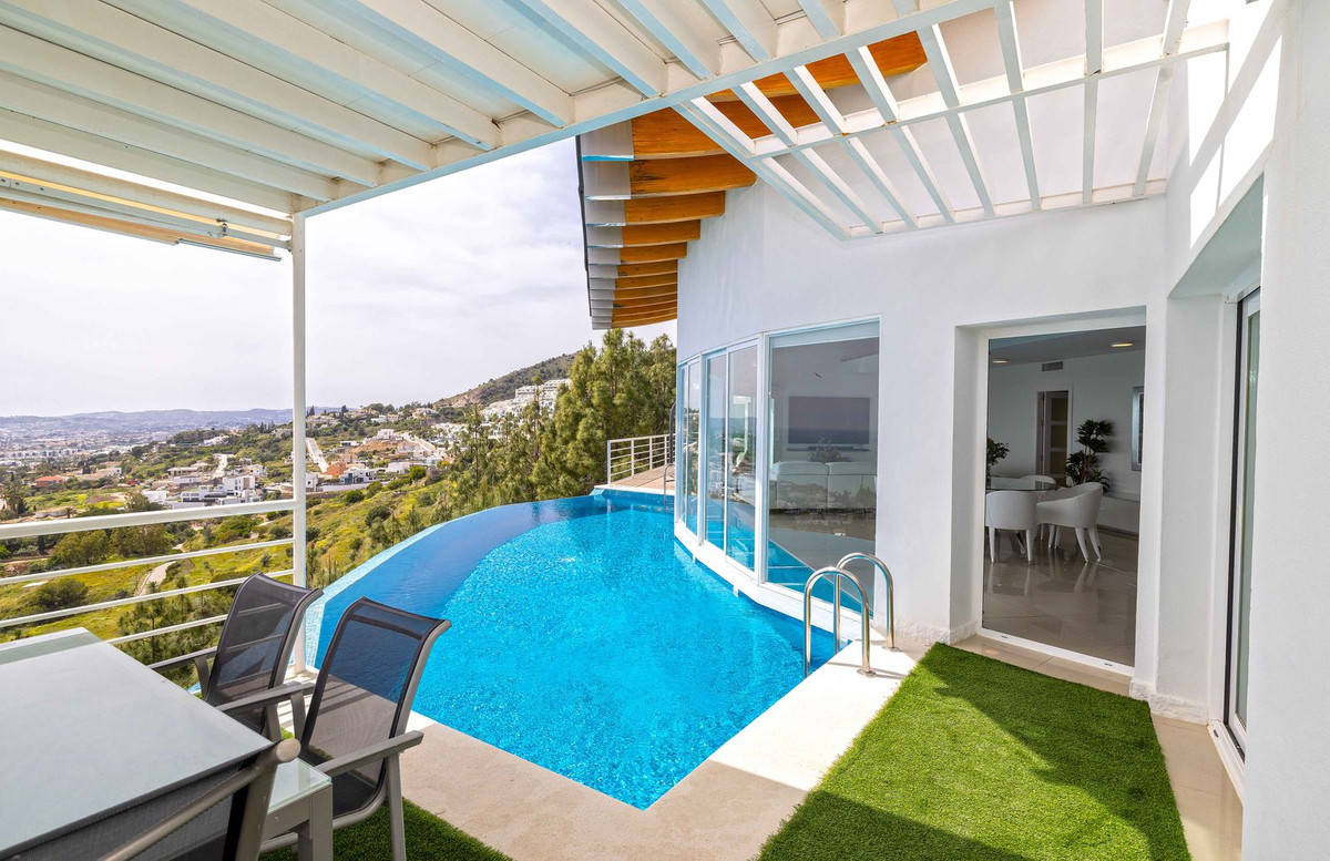 Se vende Villa - Chalet de 4 dormitorios en Costa Del Sol, Málaga, España
