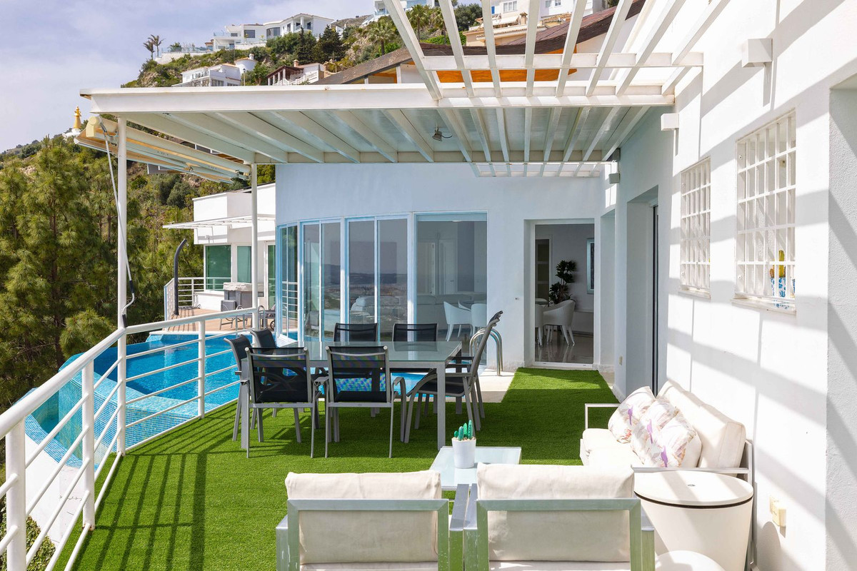 Se vende Villa - Chalet de 4 dormitorios en Costa Del Sol, Málaga, España