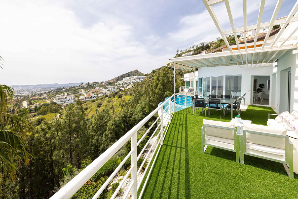 Se vende Villa - Chalet de 4 dormitorios en Costa Del Sol, Málaga, España