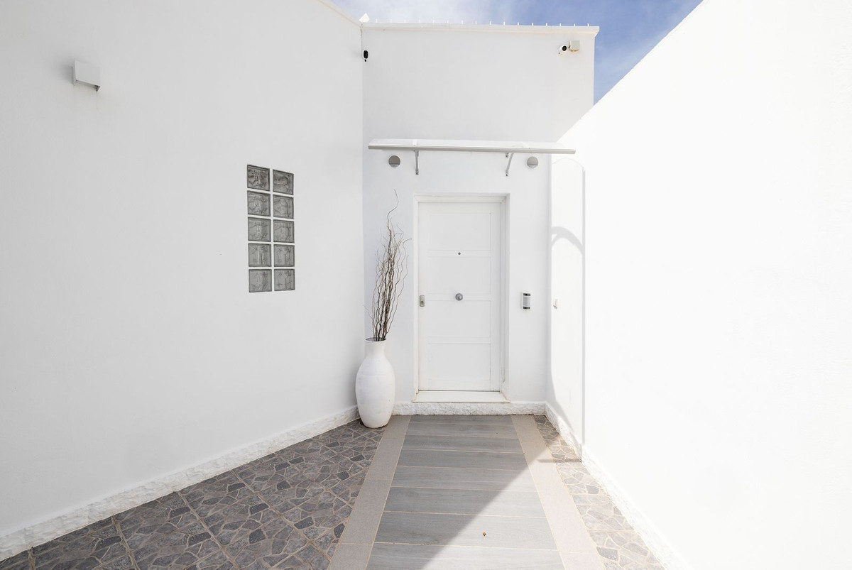 Se vende Villa - Chalet de 4 dormitorios en Costa Del Sol, Málaga, España