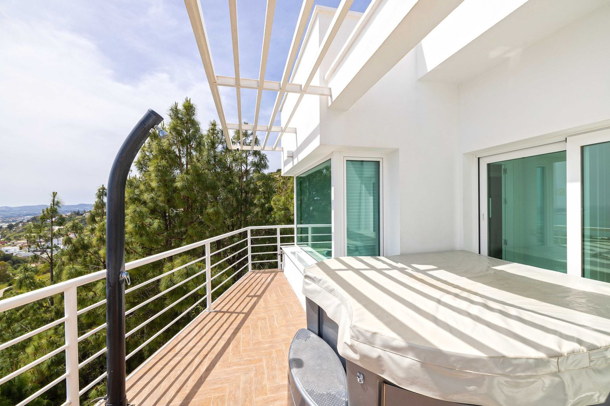 Se vende Villa - Chalet de 4 dormitorios en Costa Del Sol, Málaga, España