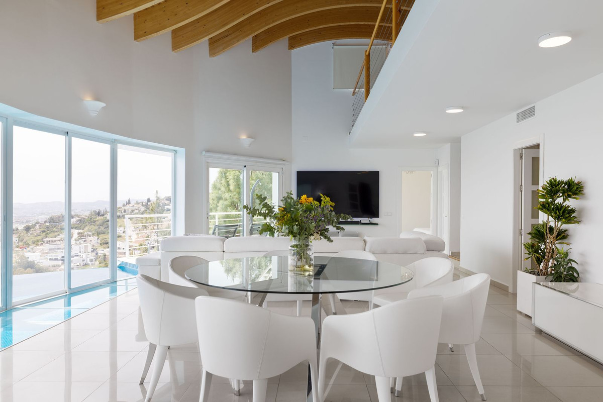 Se vende Villa - Chalet de 4 dormitorios en Costa Del Sol, Málaga, España