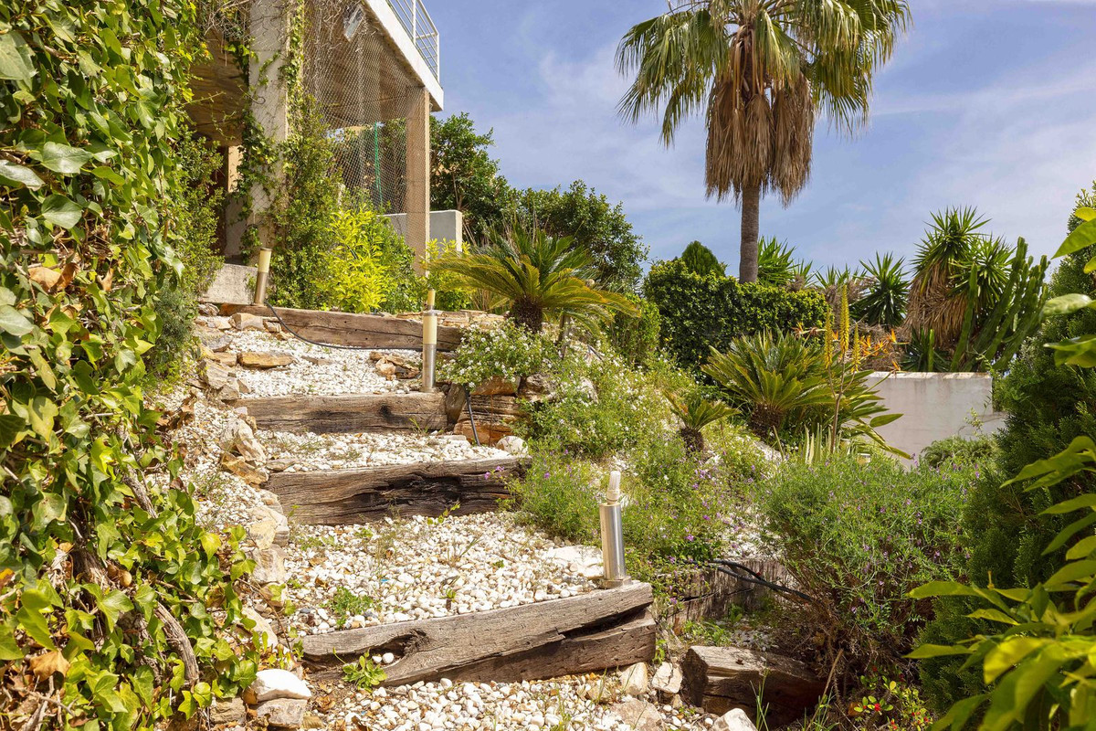 Se vende Villa - Chalet de 4 dormitorios en Costa Del Sol, Málaga, España