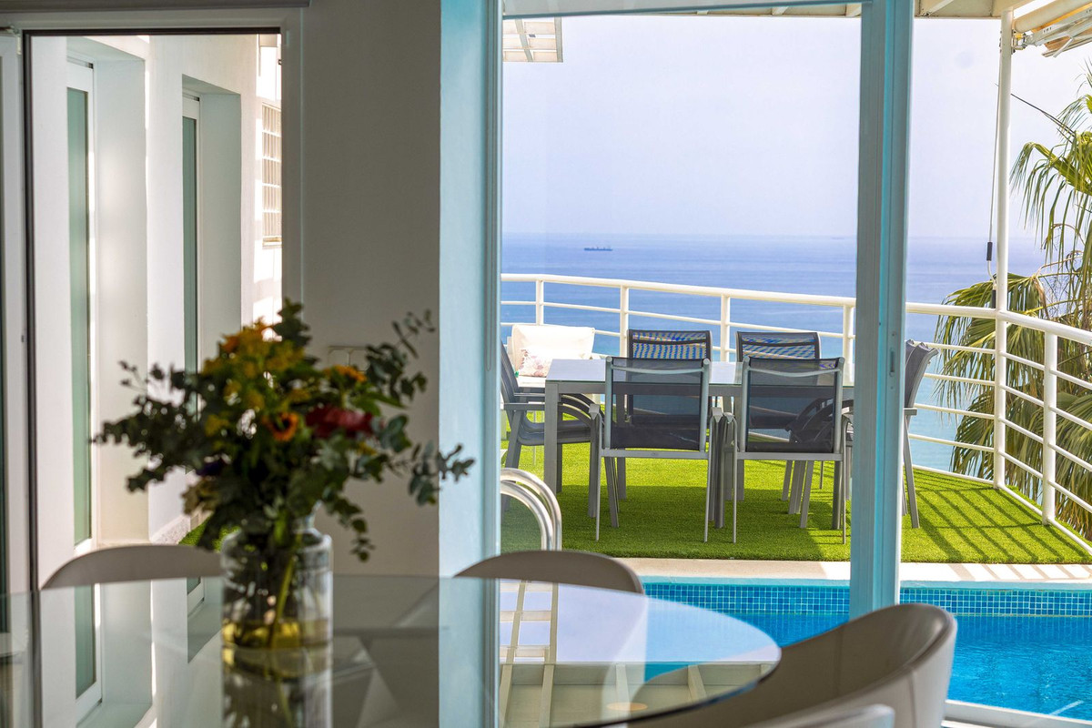 Se vende Villa - Chalet de 4 dormitorios en Costa Del Sol, Málaga, España