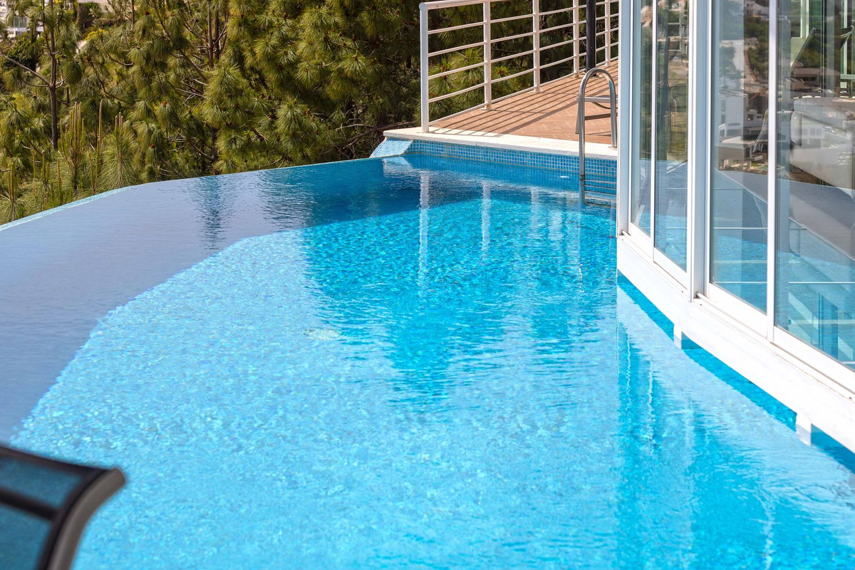 Se vende Villa - Chalet de 4 dormitorios en Costa Del Sol, Málaga, España