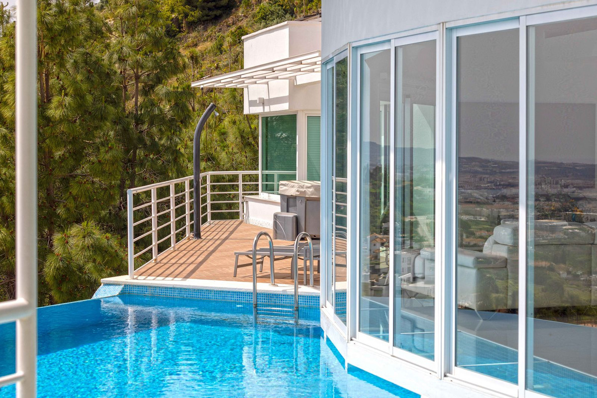 Se vende Villa - Chalet de 4 dormitorios en Costa Del Sol, Málaga, España
