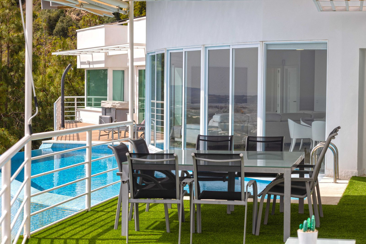 Se vende Villa - Chalet de 4 dormitorios en Costa Del Sol, Málaga, España