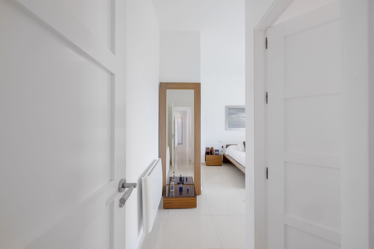 Se vende Villa - Chalet de 4 dormitorios en Costa Del Sol, Málaga, España