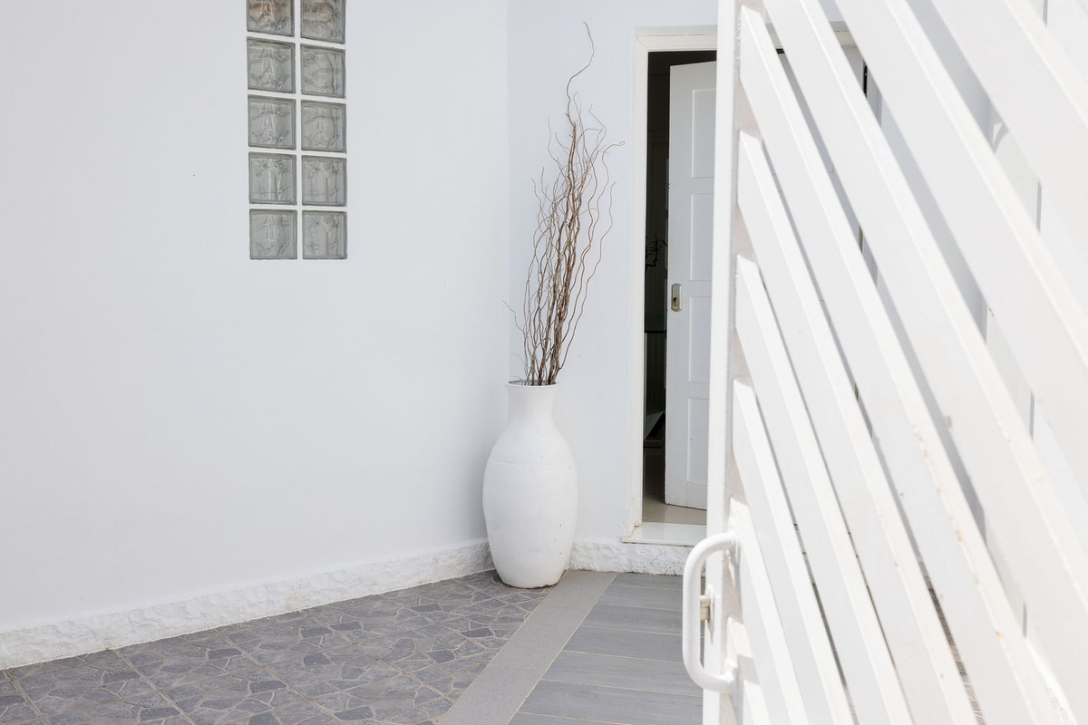 Se vende Villa - Chalet de 4 dormitorios en Costa Del Sol, Málaga, España