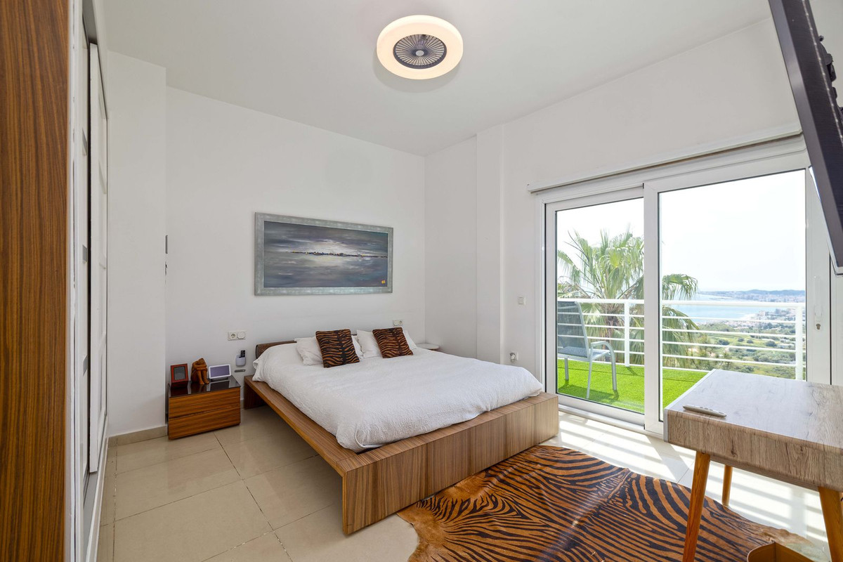 Se vende Villa - Chalet de 4 dormitorios en Costa Del Sol, Málaga, España