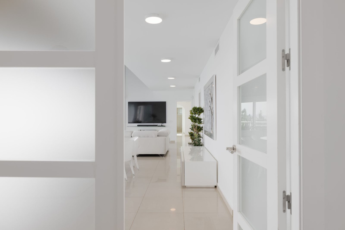 Se vende Villa - Chalet de 4 dormitorios en Costa Del Sol, Málaga, España