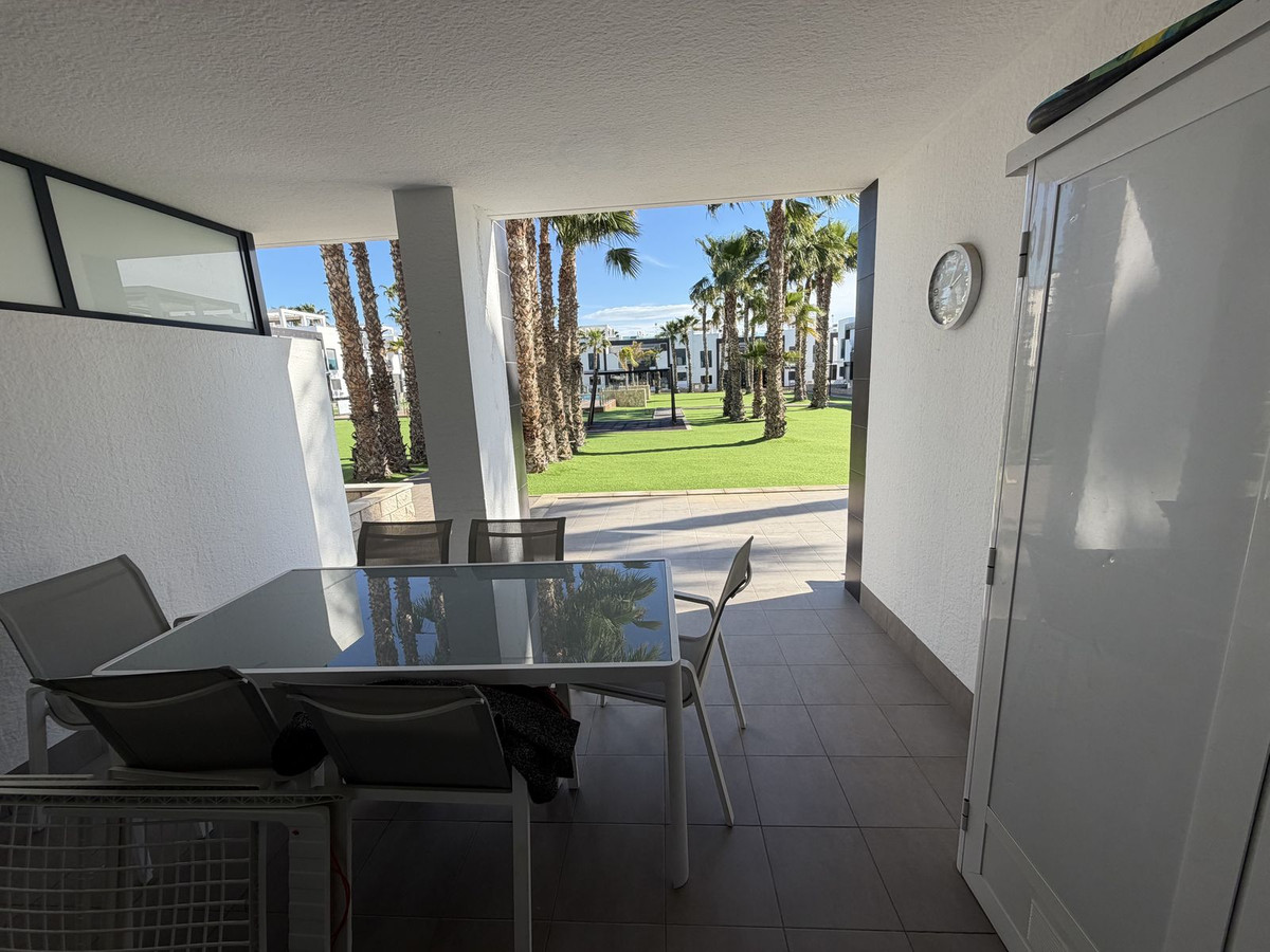 Se vende Apartamento Planta Baja de 2 dormitorios en Costa Blanca, Alicante, España