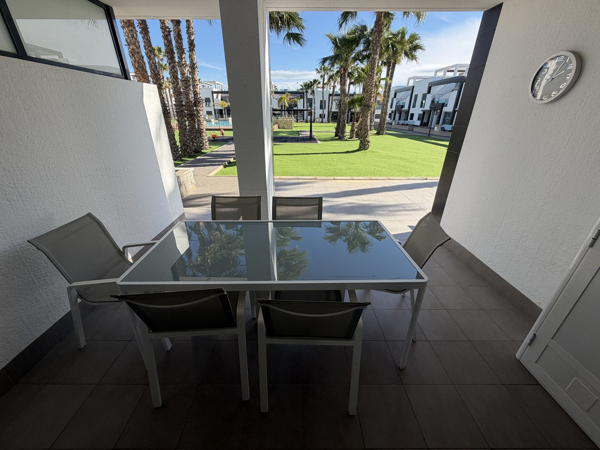 Se vende Apartamento Planta Baja de 2 dormitorios en Costa Blanca, Alicante, España