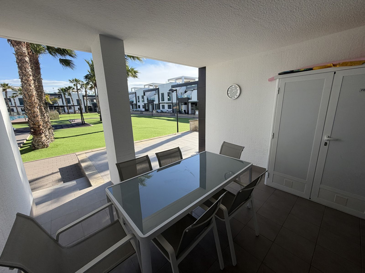 Se vende Apartamento Planta Baja de 2 dormitorios en Costa Blanca, Alicante, España