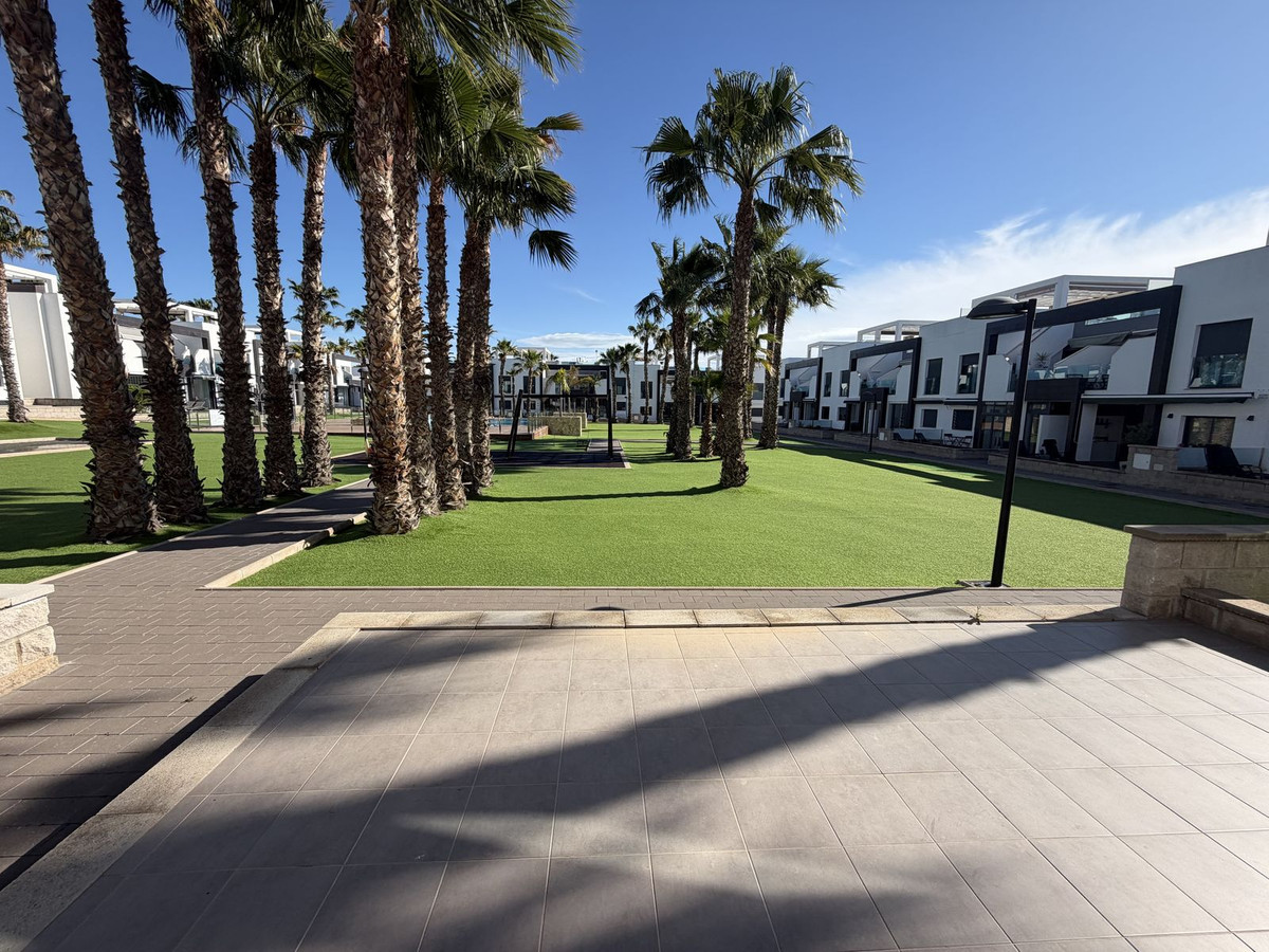 Se vende Apartamento Planta Baja de 2 dormitorios en Costa Blanca, Alicante, España
