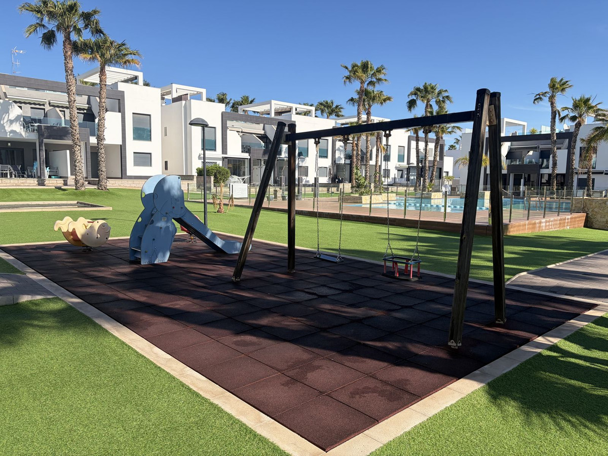 Se vende Apartamento Planta Baja de 2 dormitorios en Costa Blanca, Alicante, España