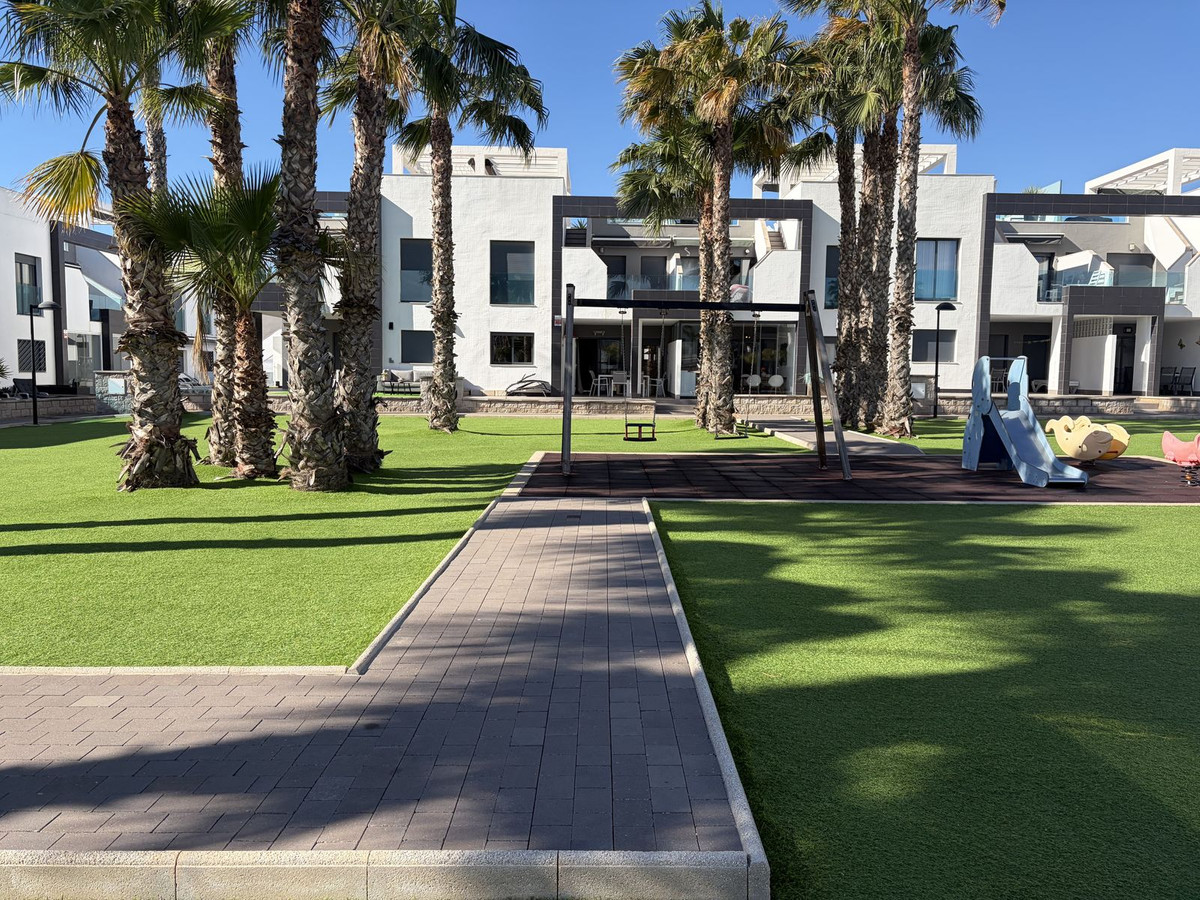 Se vende Apartamento Planta Baja de 2 dormitorios en Costa Blanca, Alicante, España