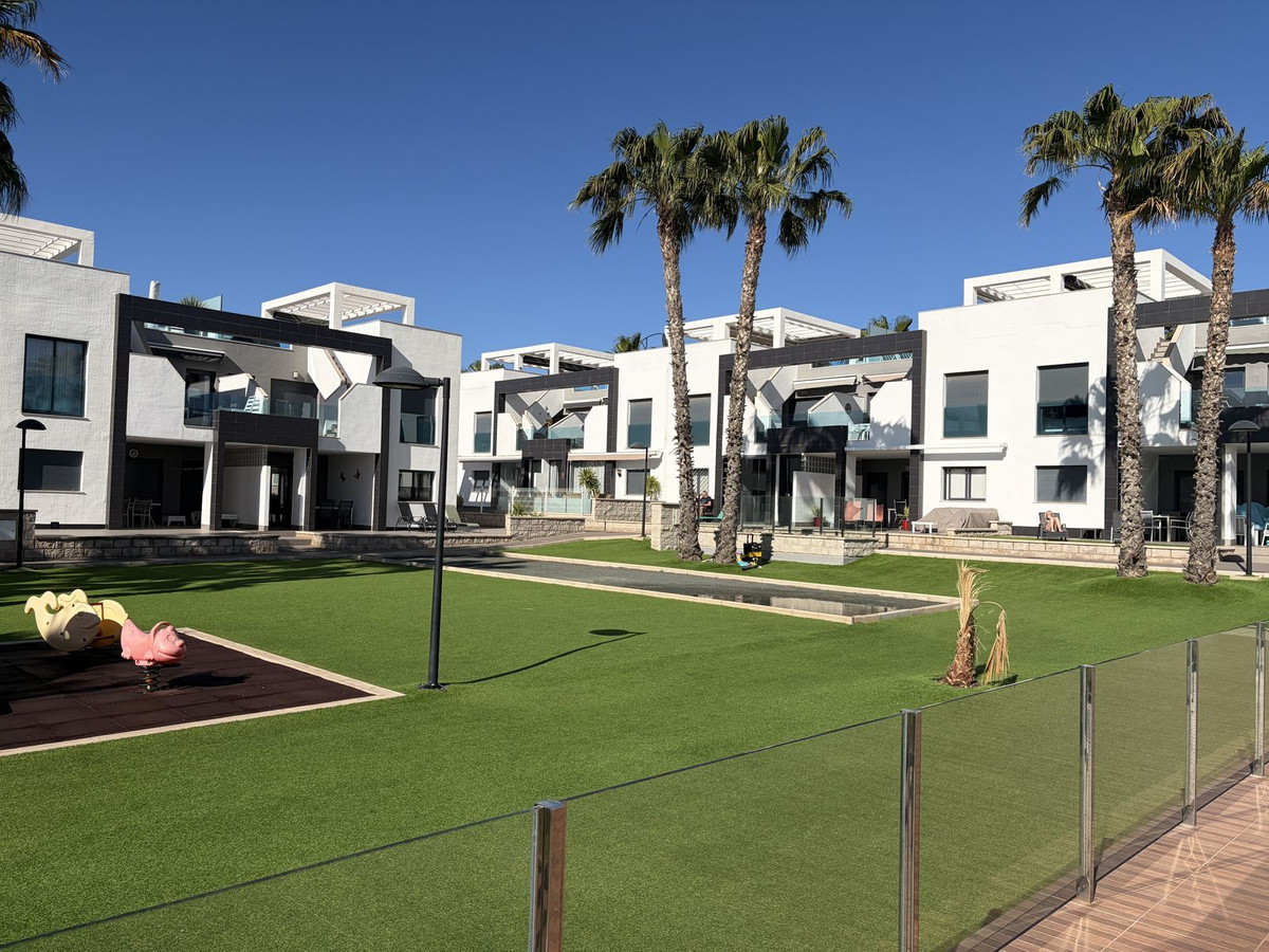 Se vende Apartamento Planta Baja de 2 dormitorios en Costa Blanca, Alicante, España