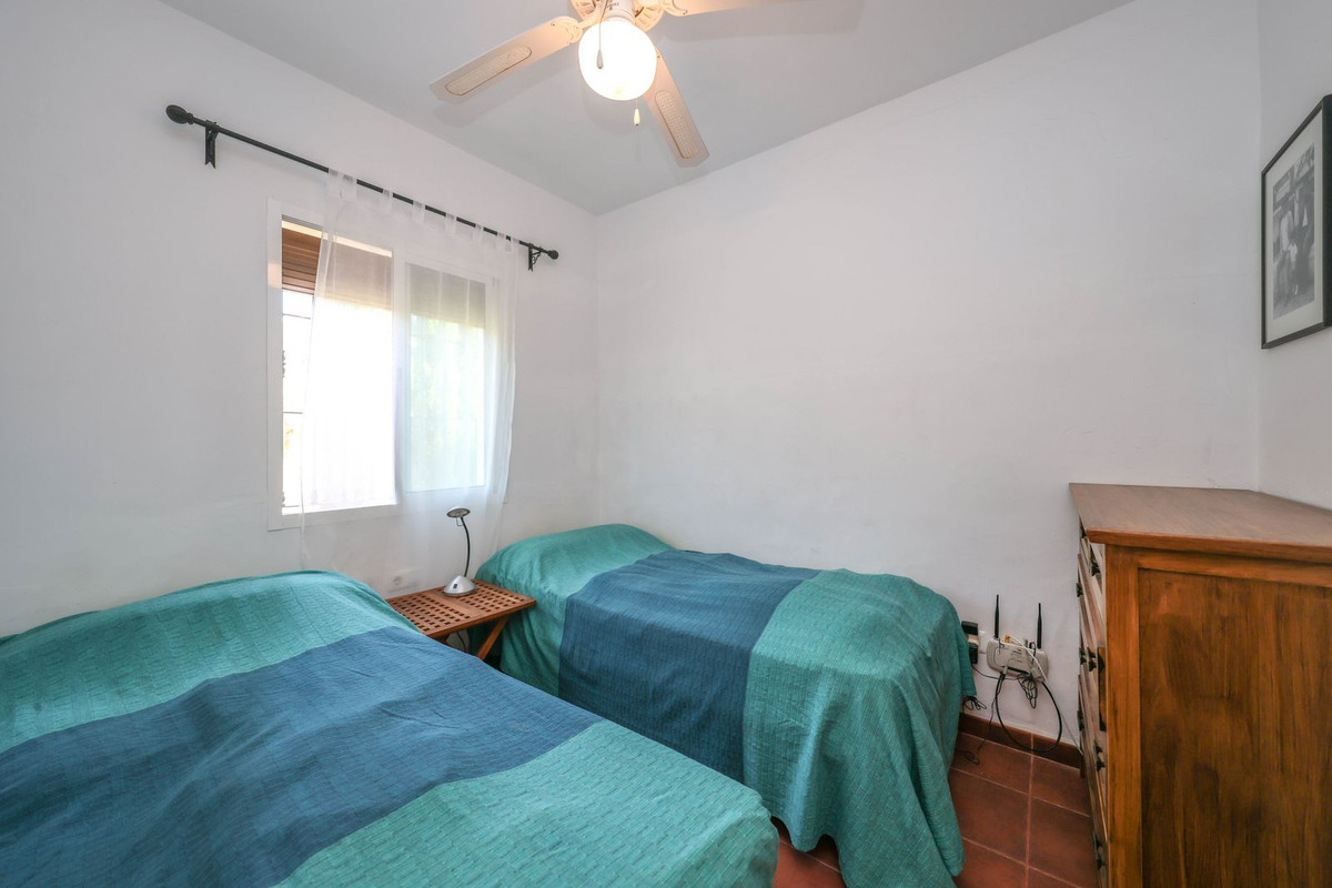 Se vende Villa - Chalet de 3 dormitorios en Costa Del Sol, Málaga, España