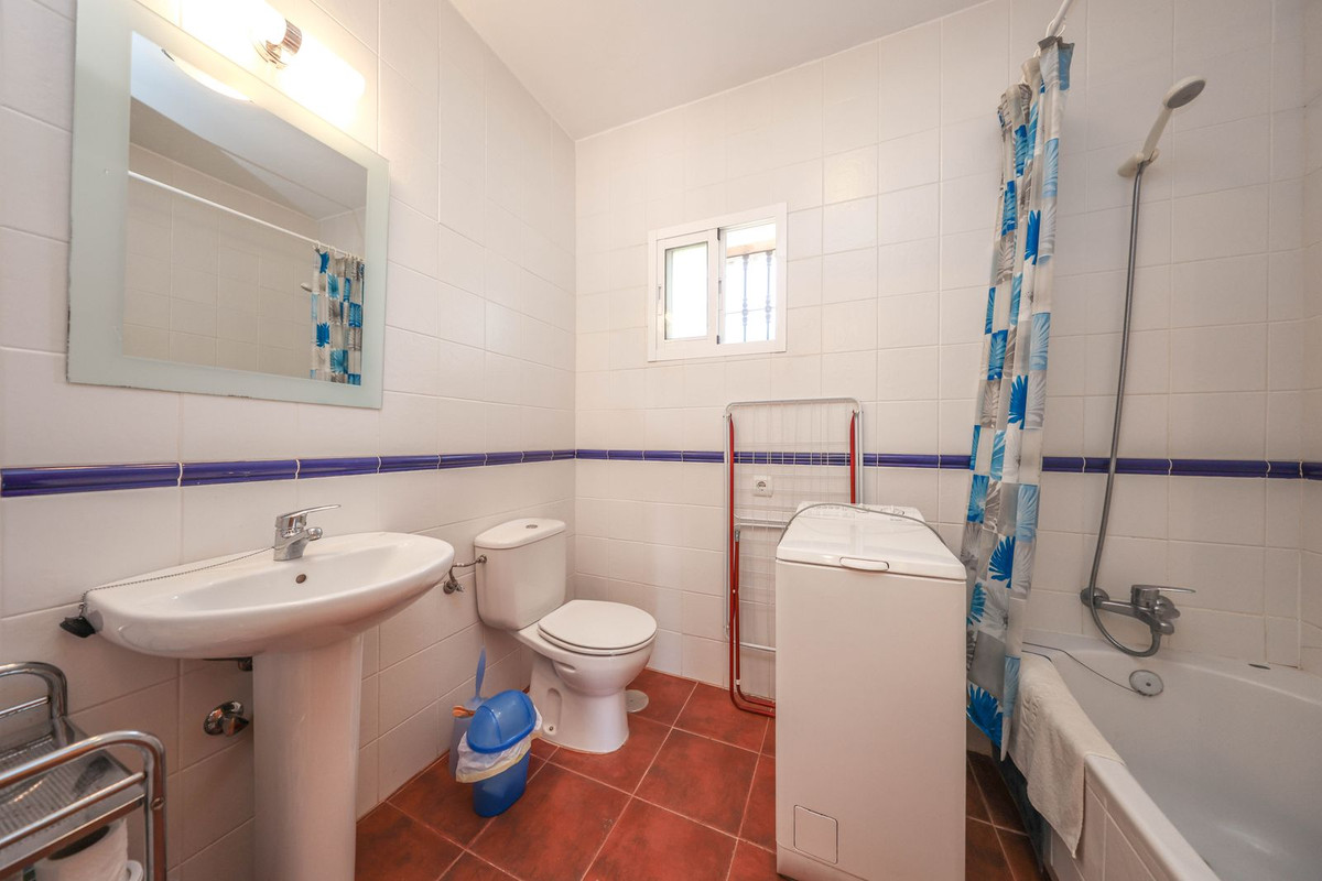 Se vende Villa - Chalet de 3 dormitorios en Costa Del Sol, Málaga, España