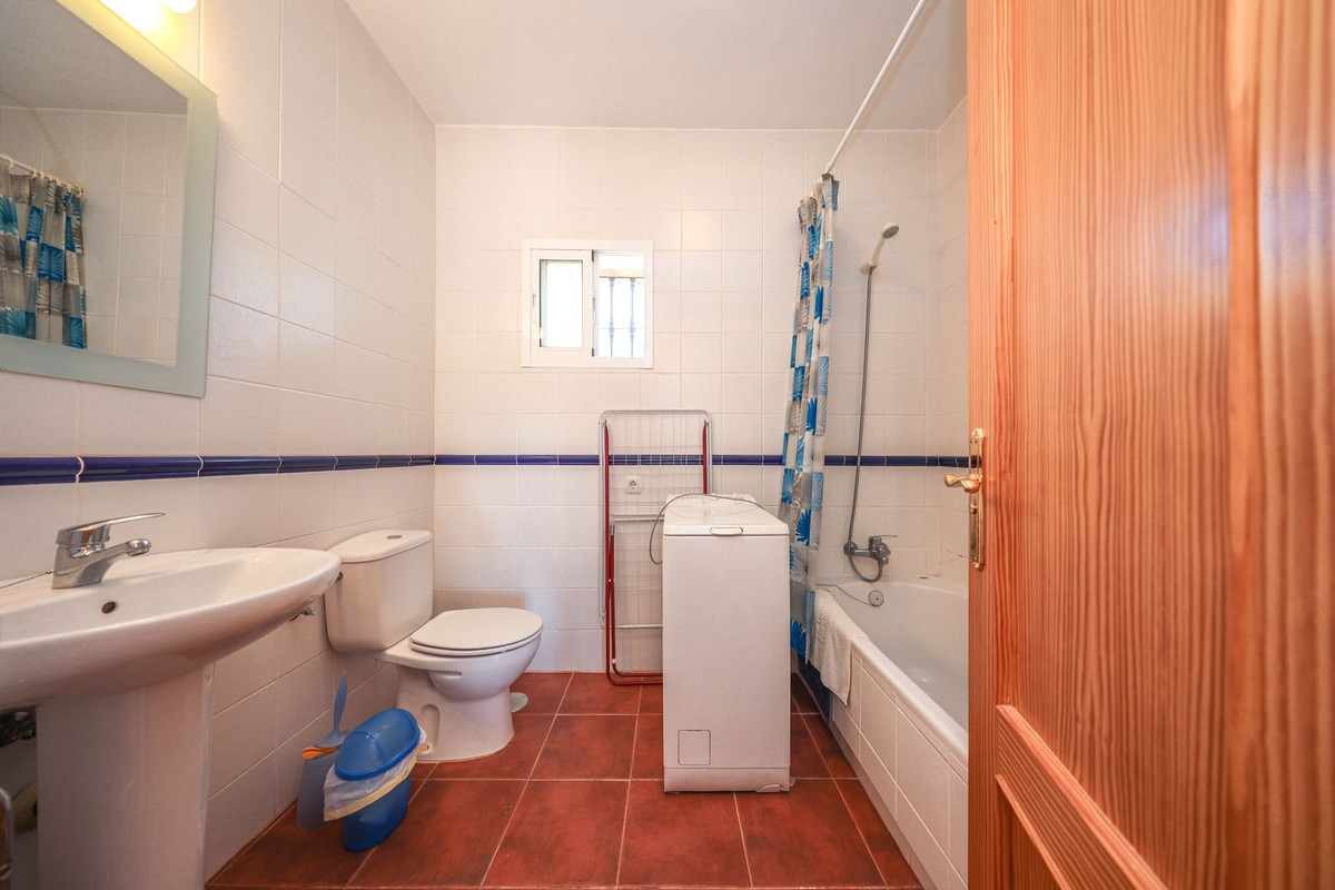 Se vende Villa - Chalet de 3 dormitorios en Costa Del Sol, Málaga, España