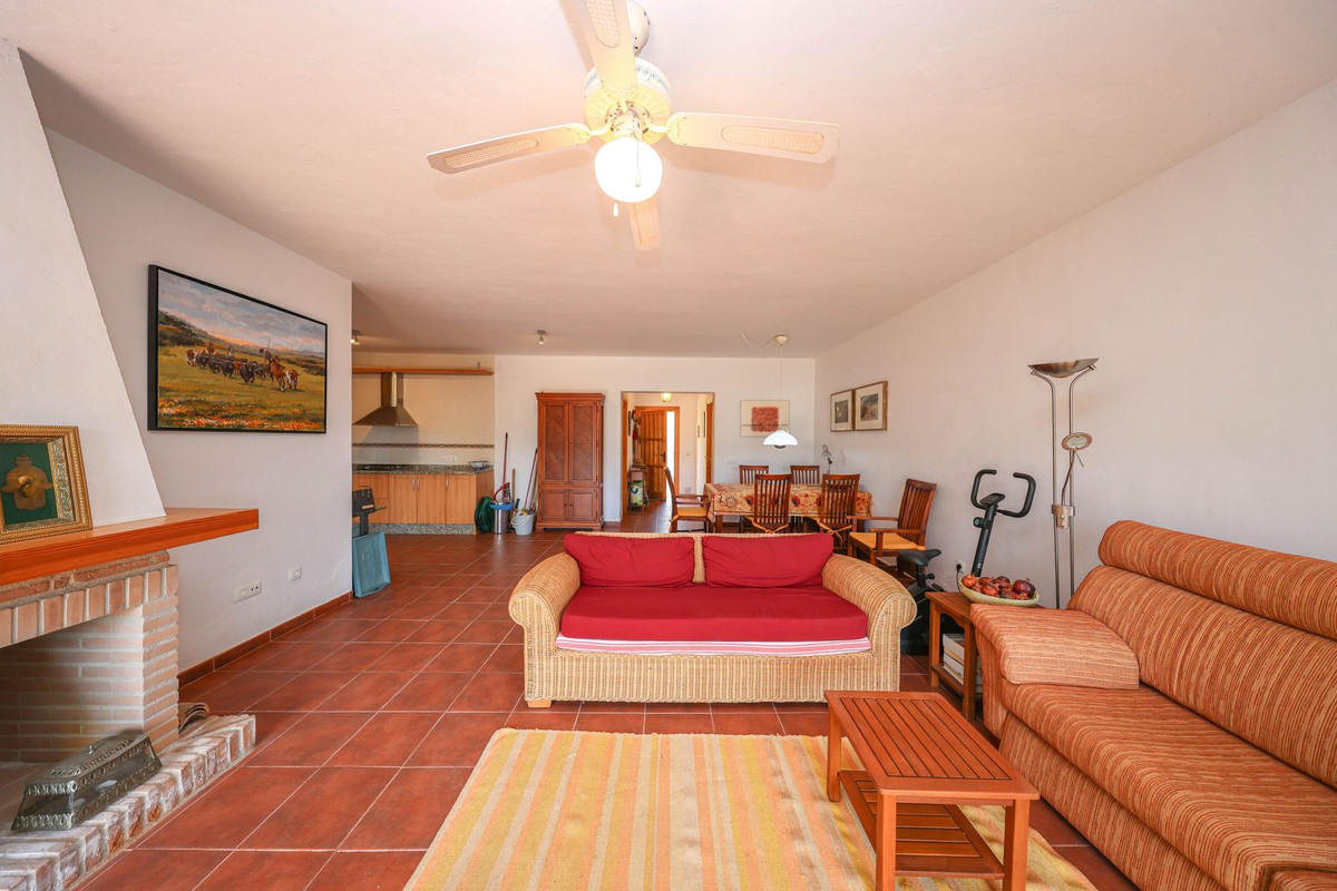 Se vende Villa - Chalet de 3 dormitorios en Costa Del Sol, Málaga, España
