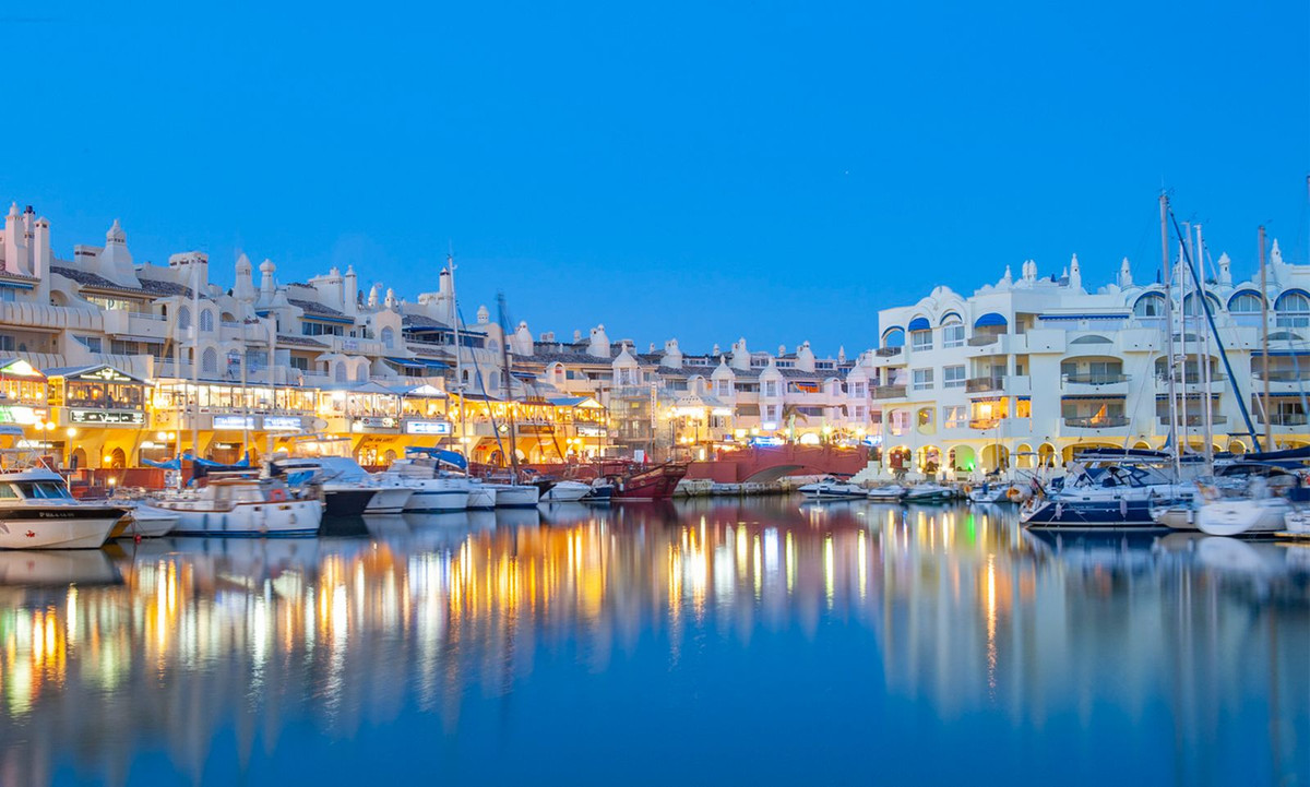 Apartment for sale in Benalmadena Costa Costa Del Sol, Málaga, Spain