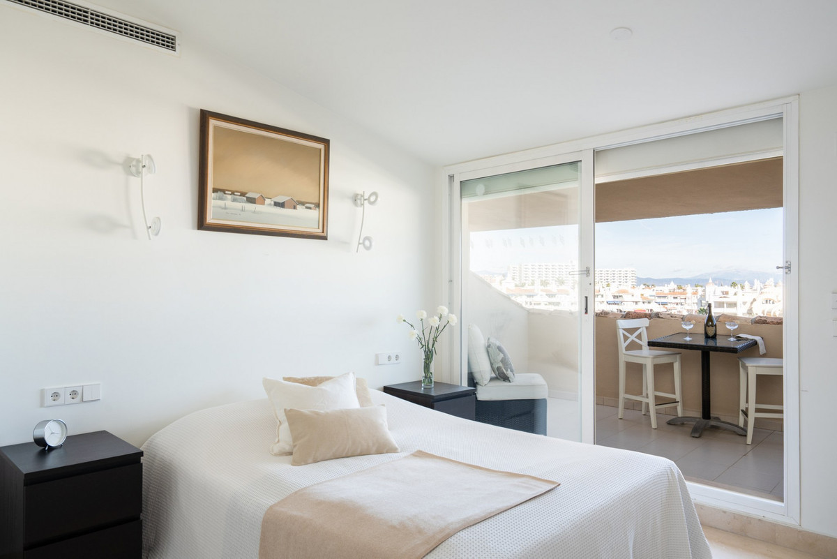 3 Bed Apartment for sale in Benalmadena Costa Del Sol, Málaga, Spain