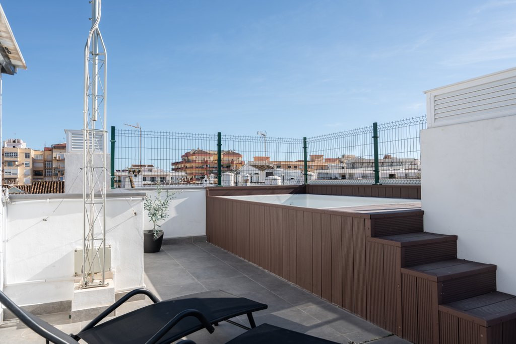2 Bed Apartment for sale in Fuengirola Costa Del Sol, Málaga, Spain