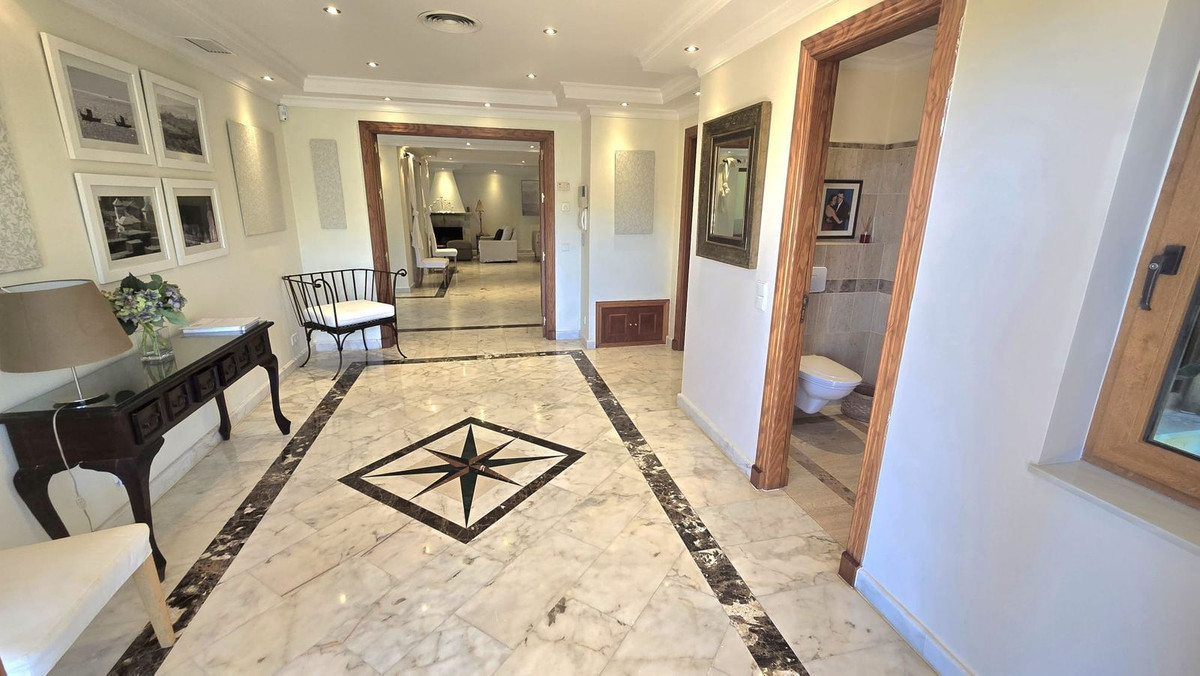 Se vende Villa - Chalet de 7 dormitorios en Costa Del Sol, Málaga, España