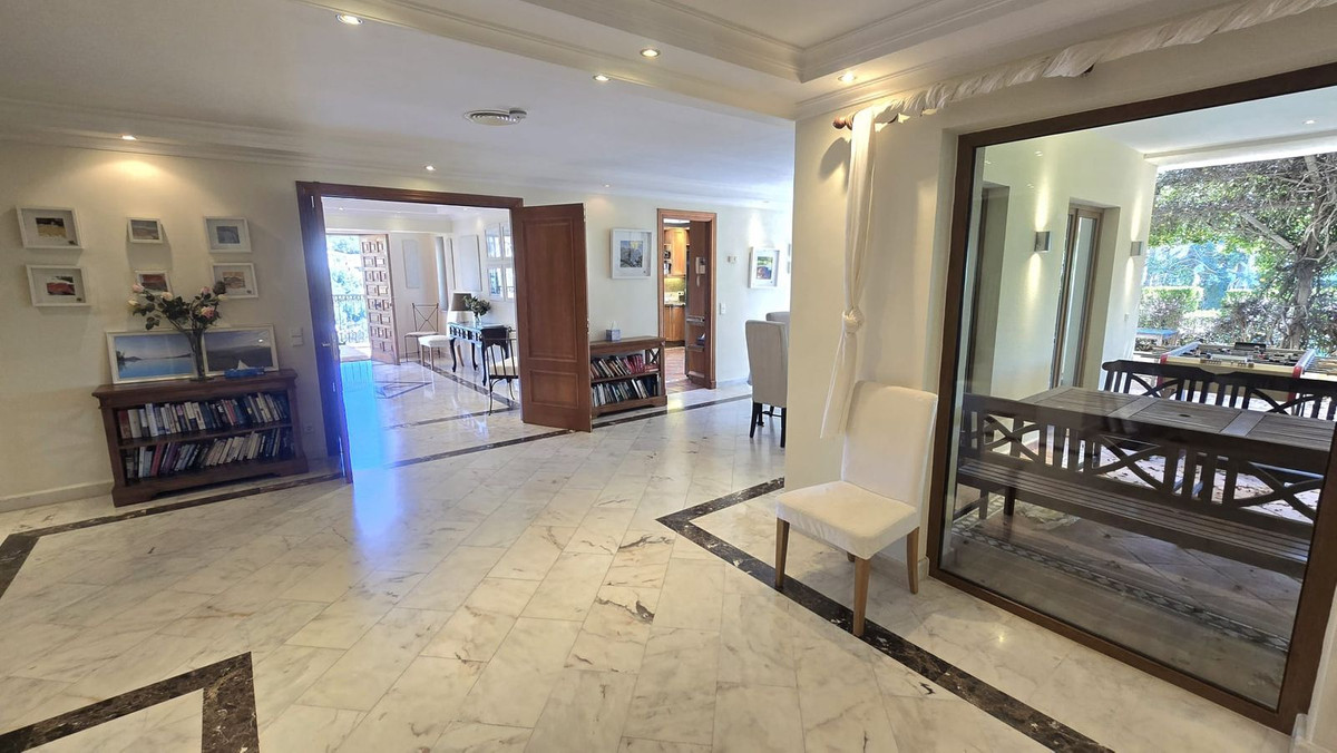Se vende Villa - Chalet de 7 dormitorios en Costa Del Sol, Málaga, España