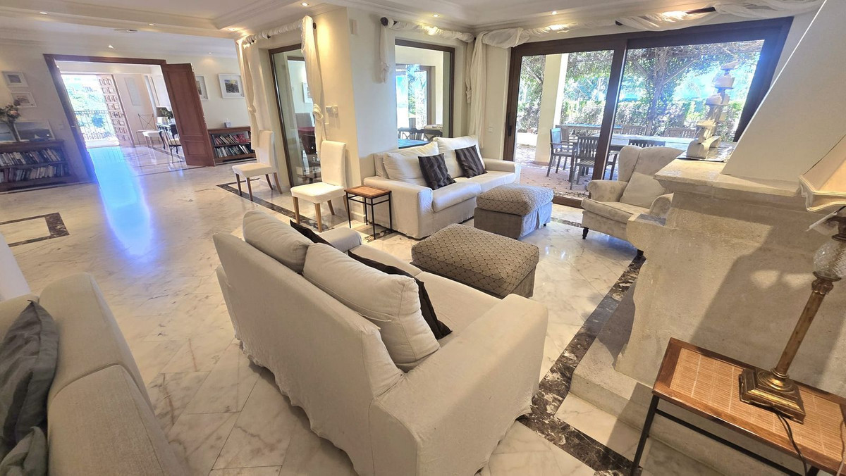 Se vende Villa - Chalet de 7 dormitorios en Costa Del Sol, Málaga, España