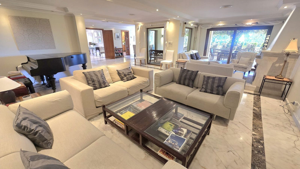 Se vende Villa - Chalet de 7 dormitorios en Costa Del Sol, Málaga, España