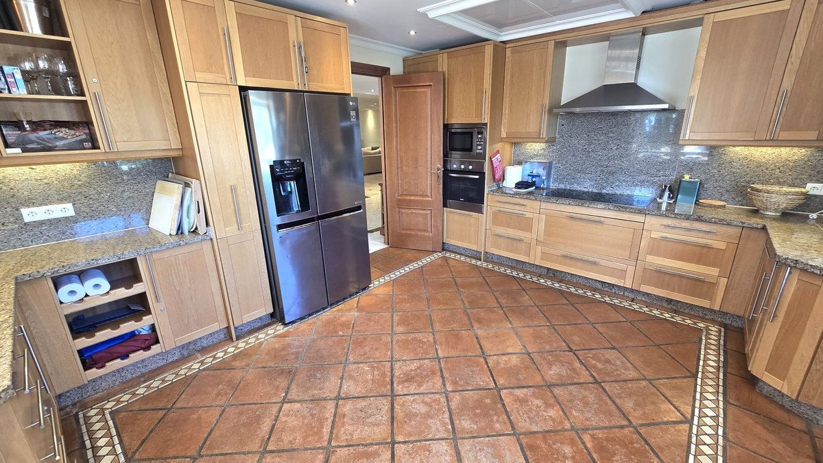 Se vende Villa - Chalet de 7 dormitorios en Costa Del Sol, Málaga, España