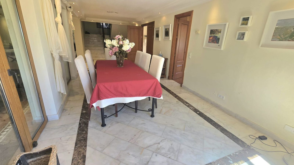 Se vende Villa - Chalet de 7 dormitorios en Costa Del Sol, Málaga, España