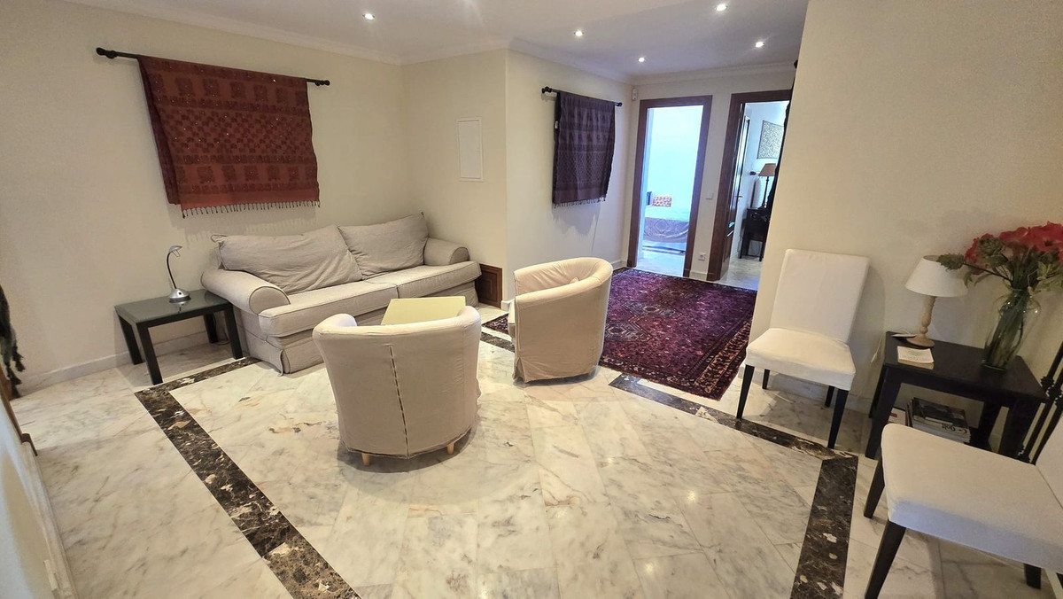 Se vende Villa - Chalet de 7 dormitorios en Costa Del Sol, Málaga, España