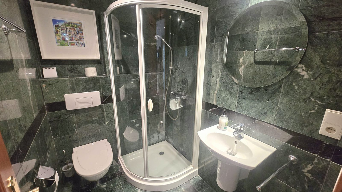 Se vende Villa - Chalet de 7 dormitorios en Costa Del Sol, Málaga, España
