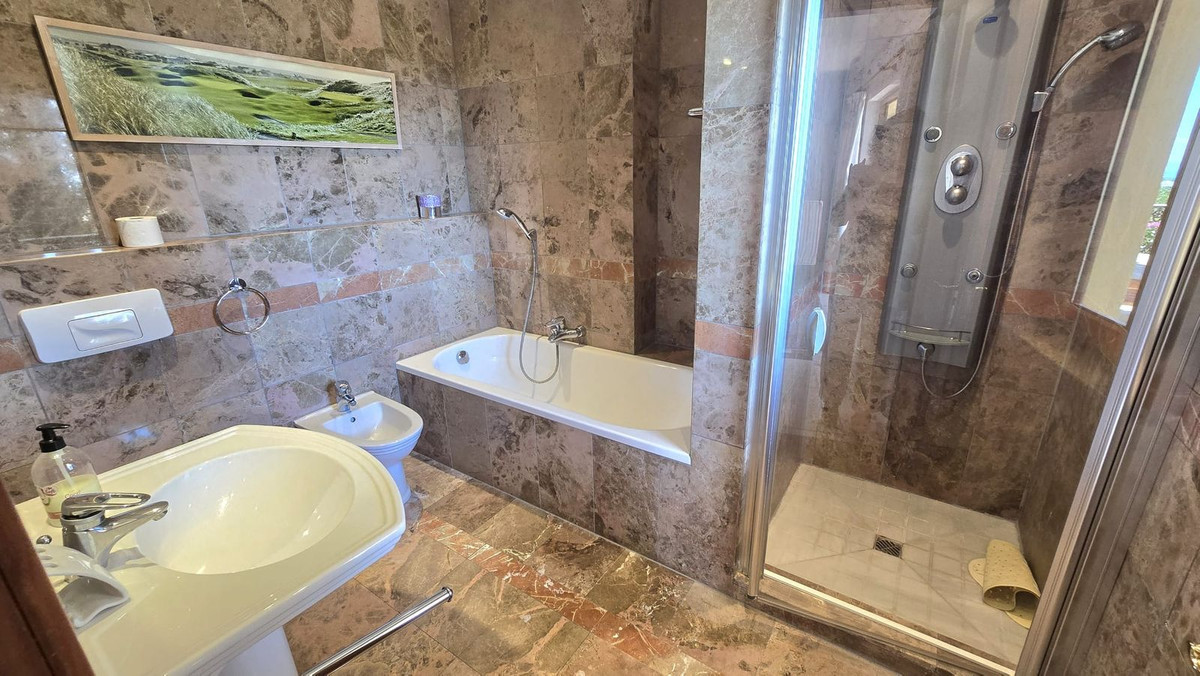 Se vende Villa - Chalet de 7 dormitorios en Costa Del Sol, Málaga, España