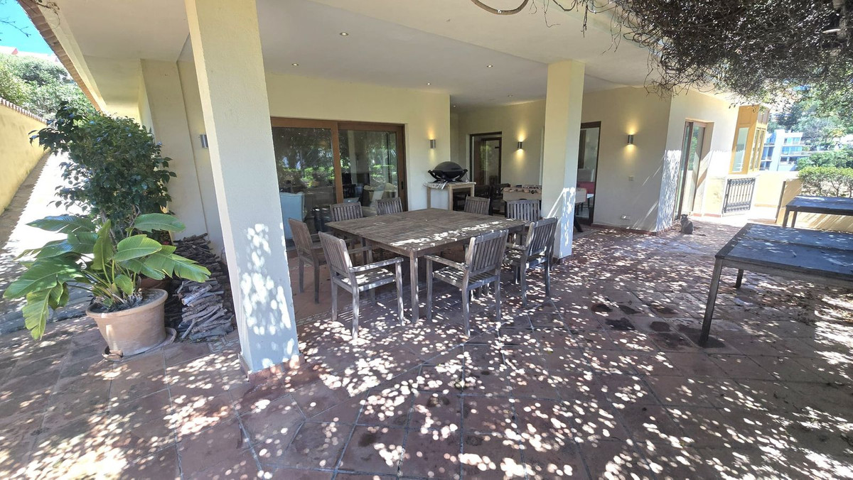 Se vende Villa - Chalet de 7 dormitorios en Costa Del Sol, Málaga, España
