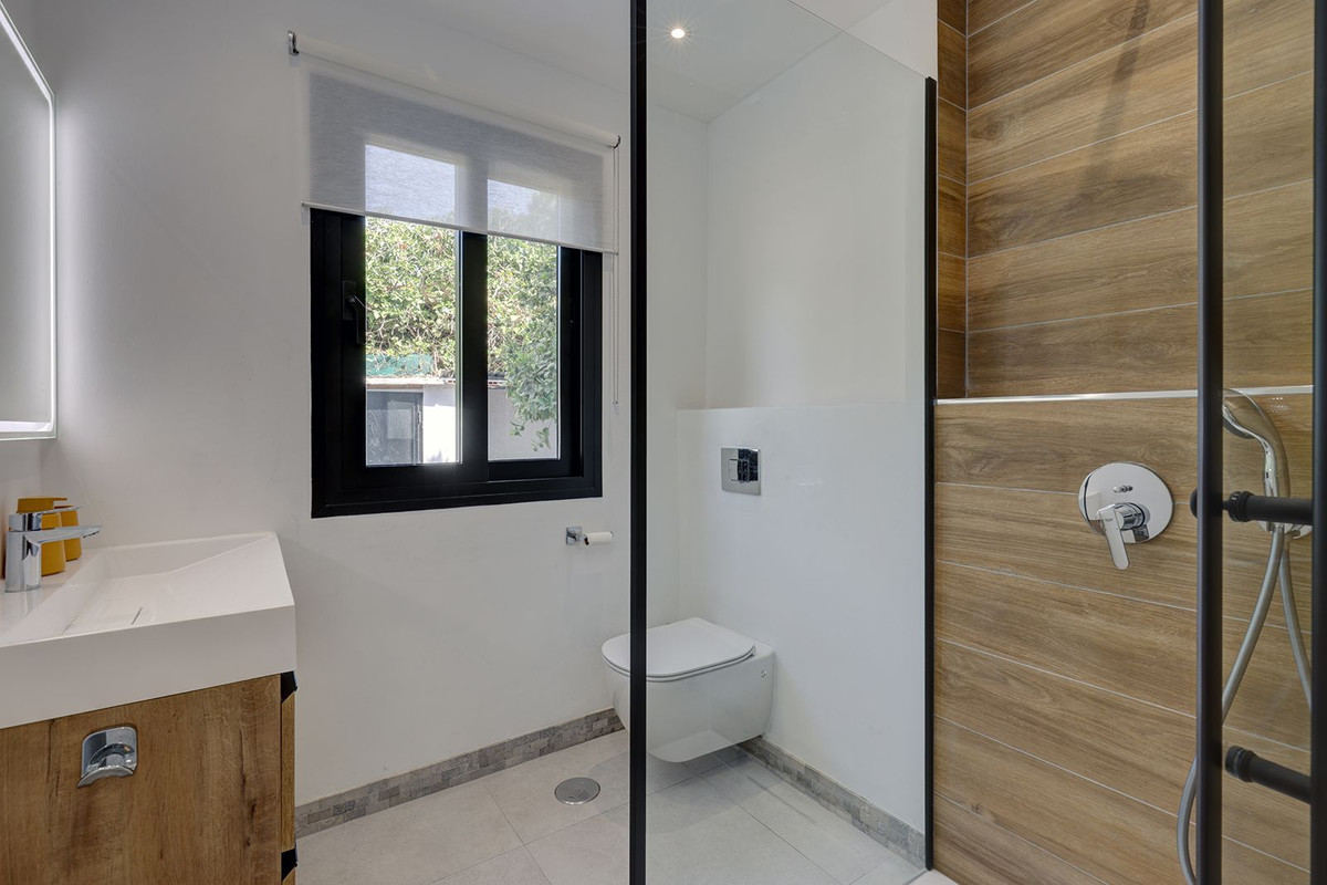 Se vende Villa - Chalet de 6 dormitorios en Costa Del Sol, Málaga, España