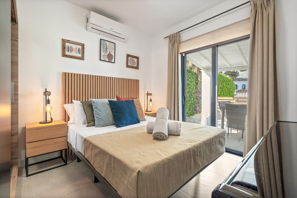 Se vende Villa - Chalet de 6 dormitorios en Costa Del Sol, Málaga, España