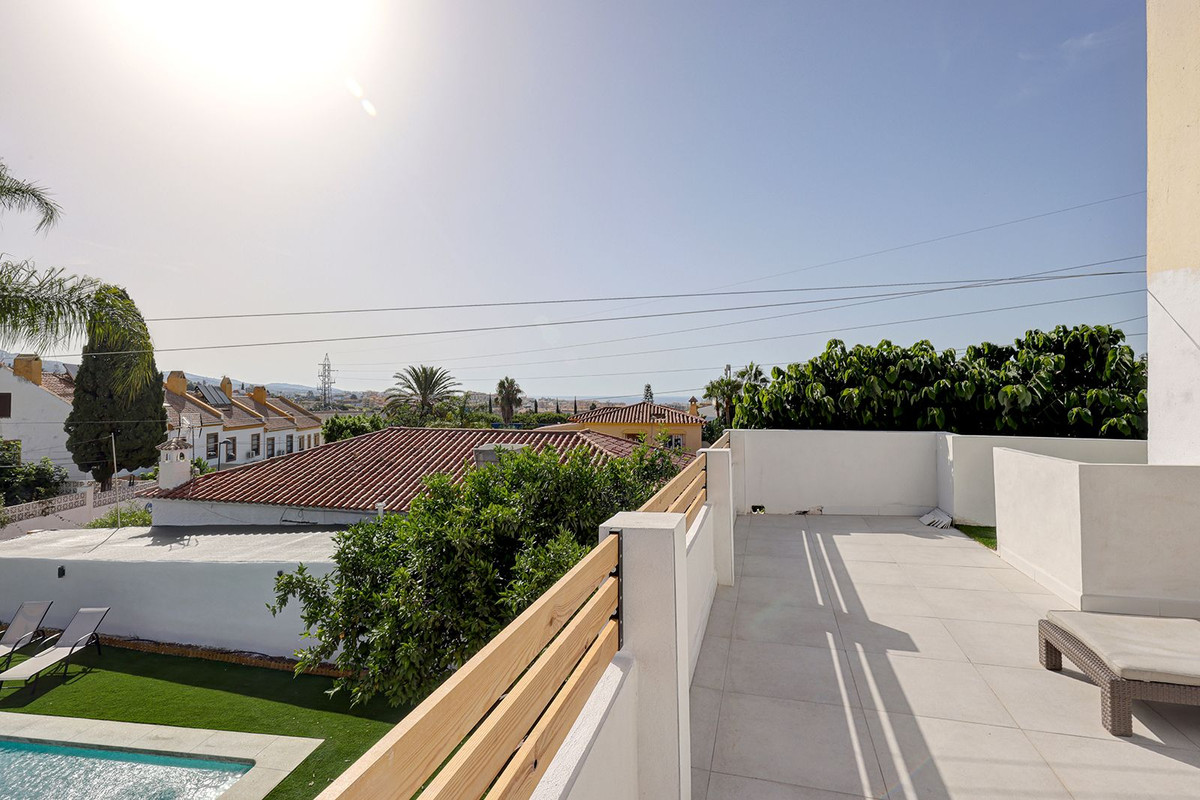 Se vende Villa - Chalet de 6 dormitorios en Costa Del Sol, Málaga, España
