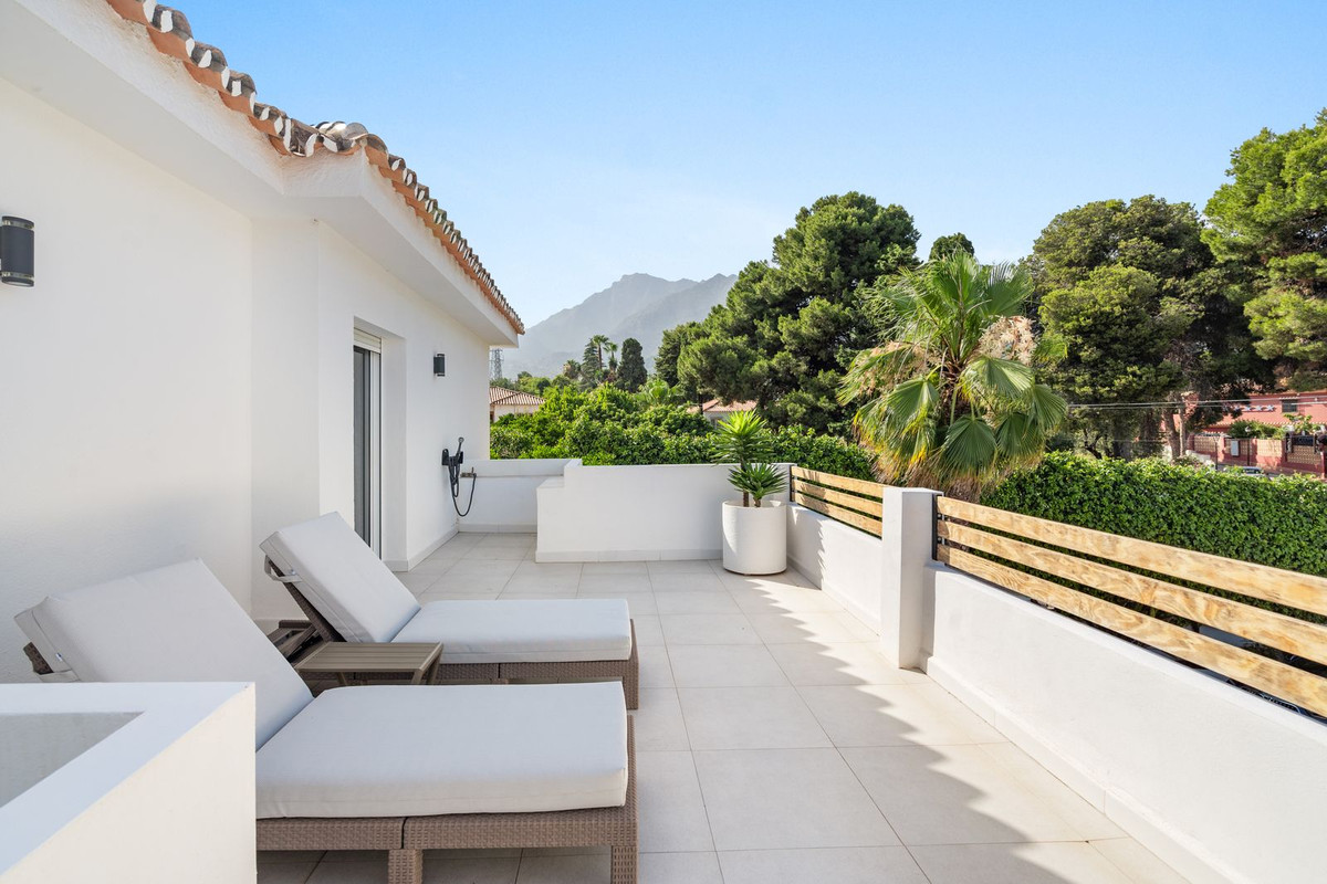 Se vende Villa - Chalet de 6 dormitorios en Costa Del Sol, Málaga, España