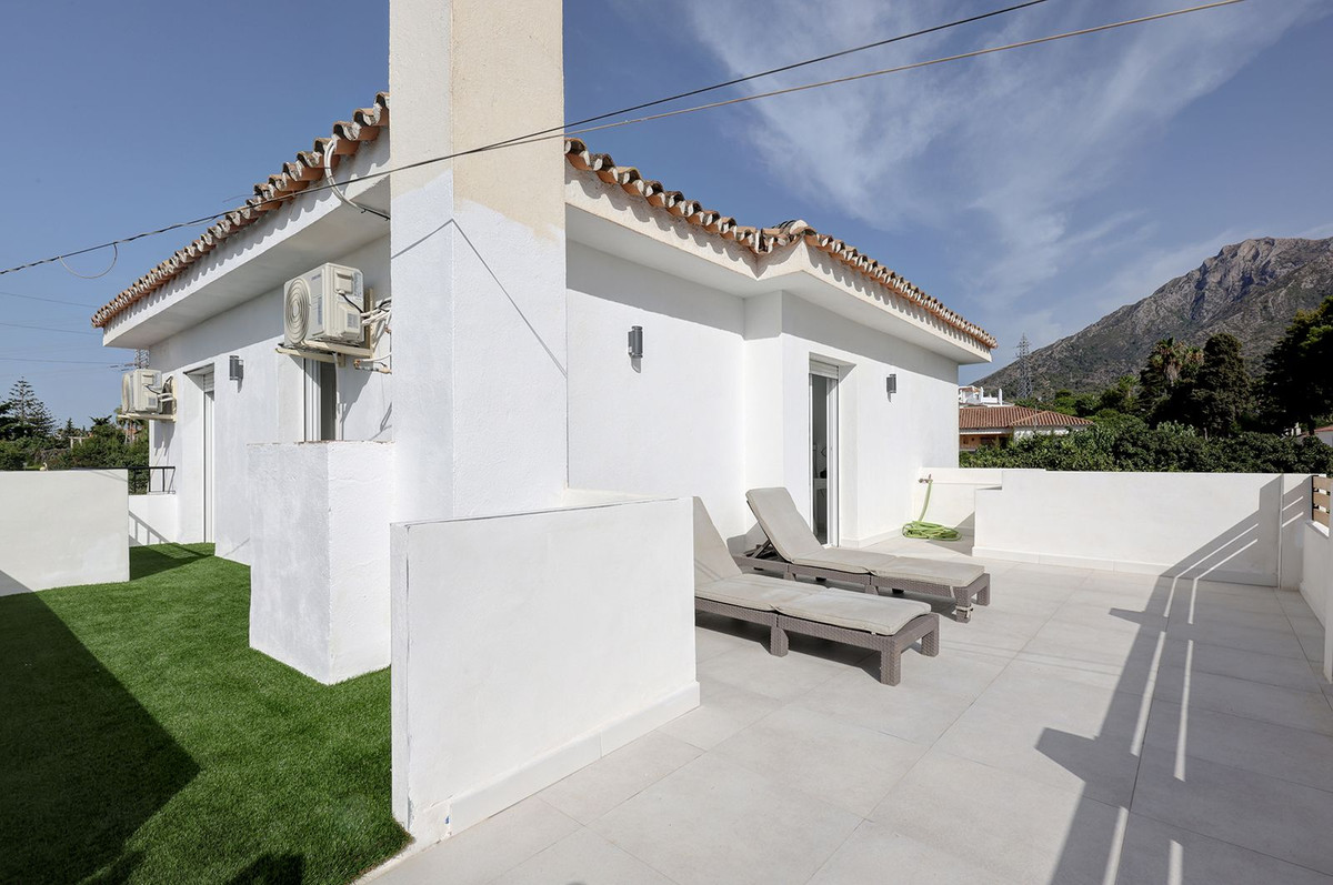 Se vende Villa - Chalet de 6 dormitorios en Costa Del Sol, Málaga, España