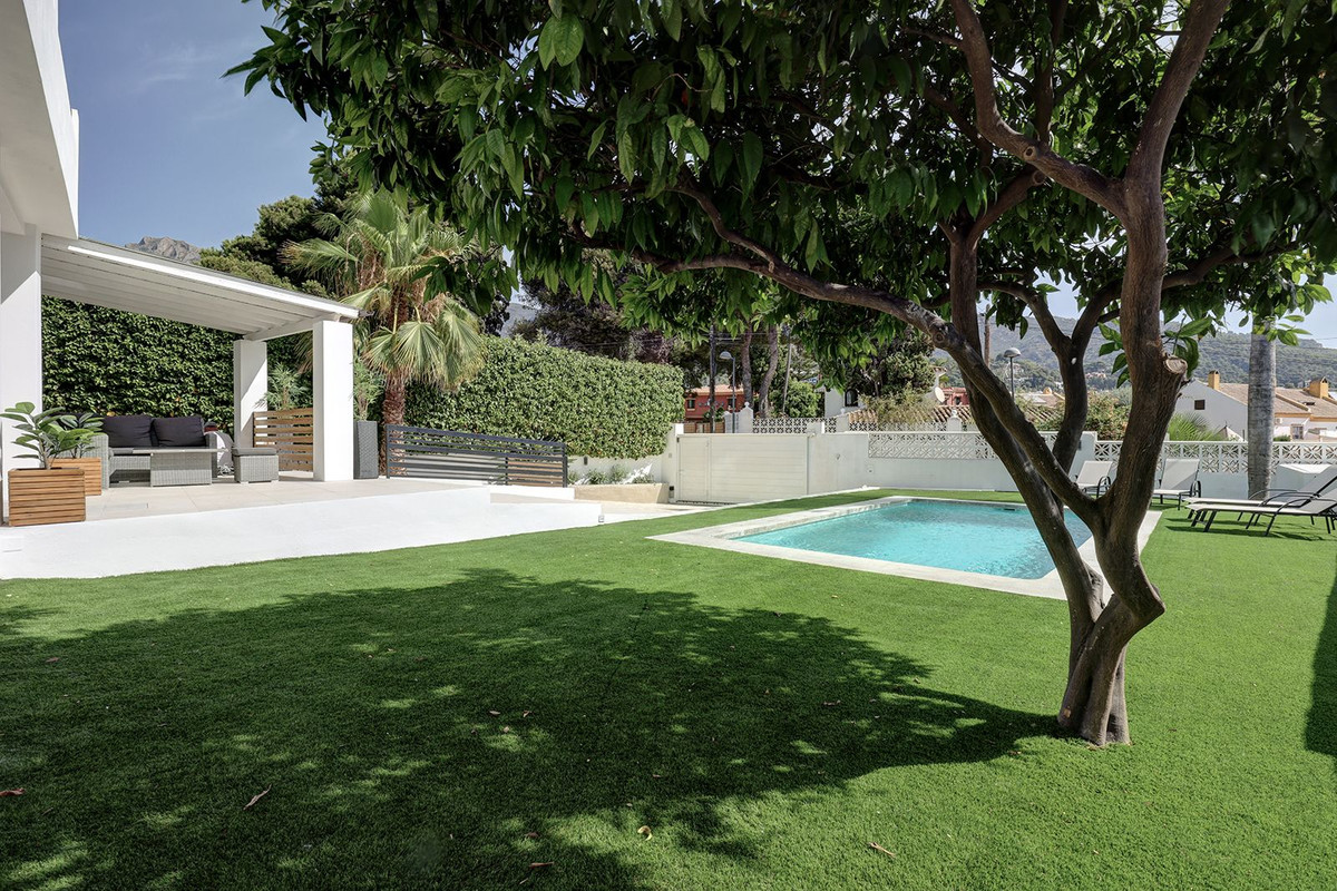 Se vende Villa - Chalet de 6 dormitorios en Costa Del Sol, Málaga, España