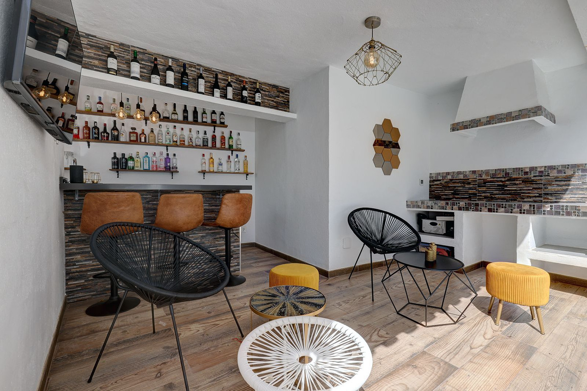 Se vende Villa - Chalet de 6 dormitorios en Costa Del Sol, Málaga, España