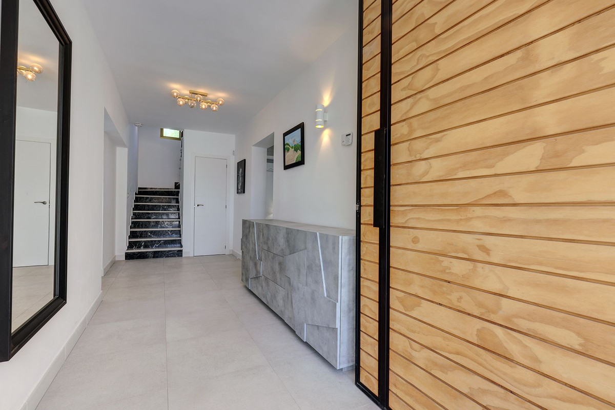 Se vende Villa - Chalet de 6 dormitorios en Costa Del Sol, Málaga, España