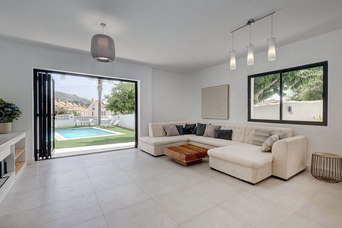 Se vende Villa - Chalet de 6 dormitorios en Costa Del Sol, Málaga, España
